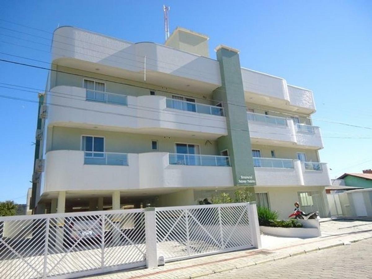 Res. Antonio Pinheiro. Apartamento Com 2 Dormitorios. Bombinhas Exterior photo